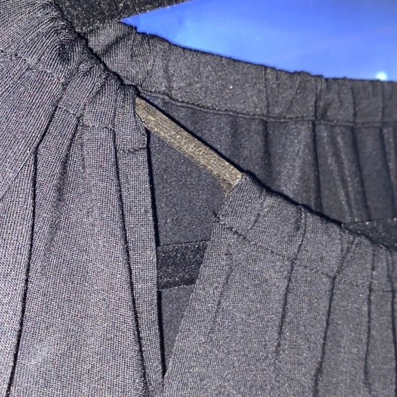 Ella Miss size medium soft black top - Picture 5 of 7